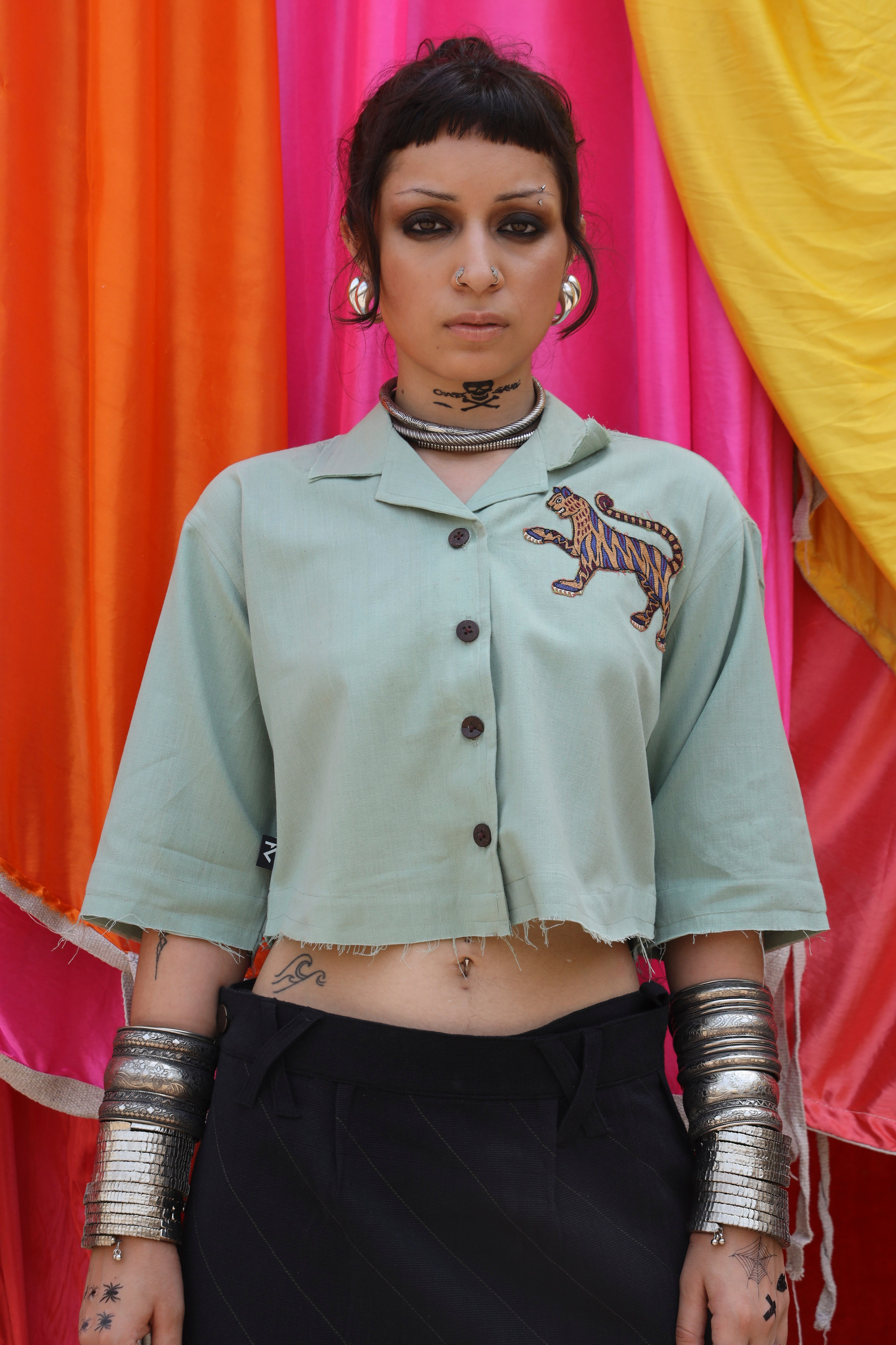 【ほぼ未使用】アンリアン　cropped shirt Authority Cropped Shirt – Zero Tolerance