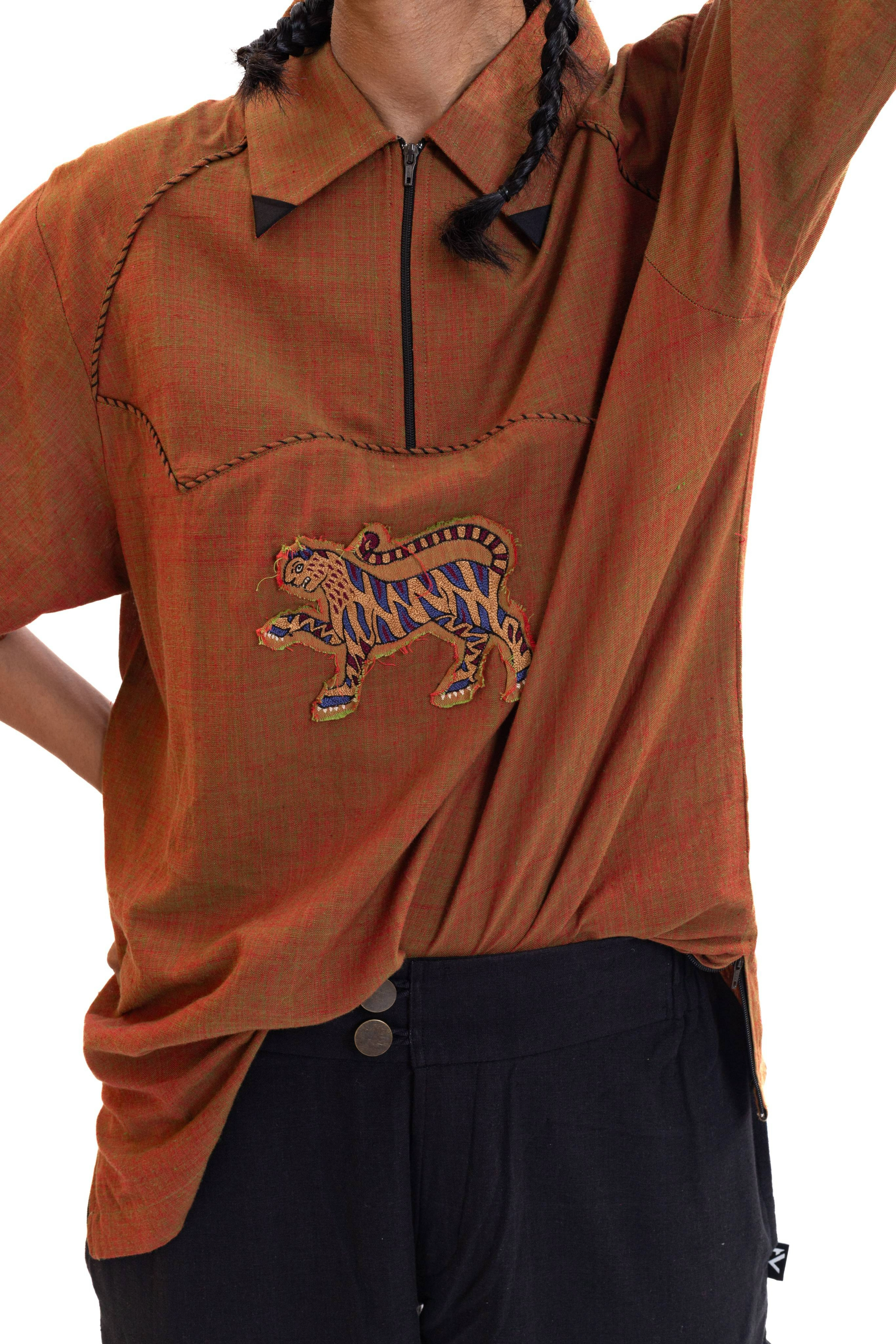 Lion patch handwoven quarter-zip unisex shirt