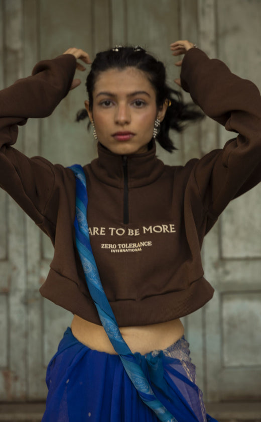 STREET QUEEN CROPPED TOP
