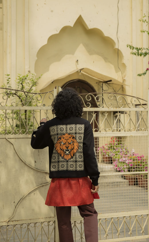 BLOCK LION SWEATSHIRT