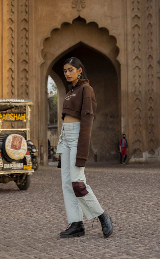 STREET QUEEN CROPPED TOP